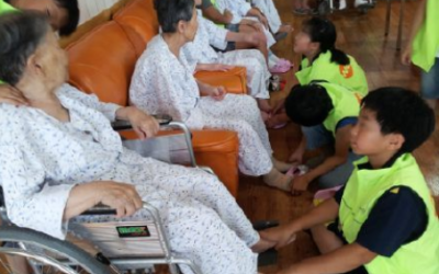 봉사하는 아이들, 어른의 스승 (파랑새봉사단)