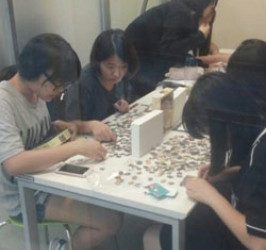 도로 닦고 남은 자투리 땅에 학원 못 가는 고교생 공부방