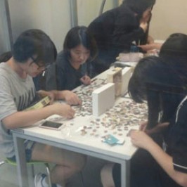 도로 닦고 남은 자투리 땅에 학원 못 가는 고교생 공부방