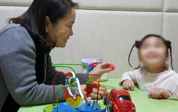 유진이의 치료비와 생필품 구입비를 마련했습니다.