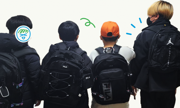 새 책가방, 운동화와 함께 등교했어요!