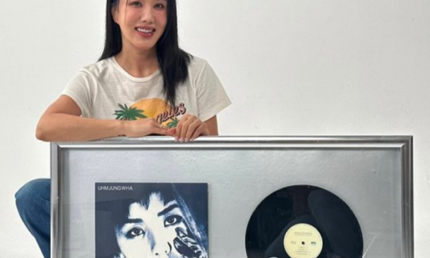 [위아자2023] 엄정화, 단 하나뿐인 소장품 내놨다…’화사한 그녀’의 나눔