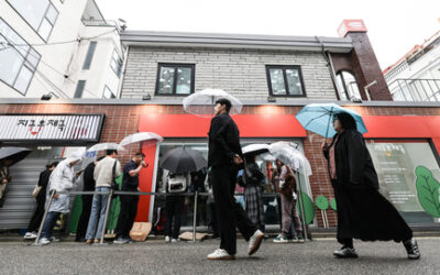 “중국서 날아와 밤새웠다”…비도 막지 못한 위아자 나눔위크 열기