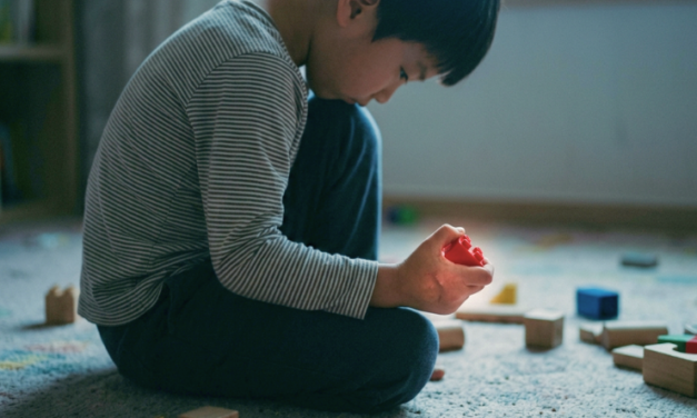 감정 표현을 배우지 못한 6살 민준이